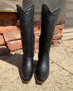 Snip Toe Cowgirl Boots, Black Cowgirl Boots, Glass Heels, Western Store, Cowgirl Boot, Cute Flats, Cowgirl Western, Western Boot, Goodyear Welt