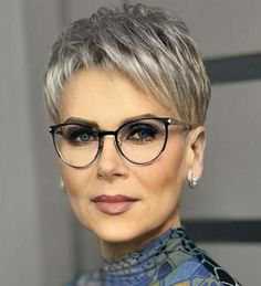 Jewell Robinson Short Hairstyles - Likeeed Grey Hair And Glasses, Short Spiked Hair, Chic Short Haircuts, Spiked Hair, Pixie Haircut For Thick Hair, Super Short Hair