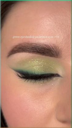 80s Makeup Green Eyes, Green Inspired Makeup Look, Brown Eye Green Eyeshadow, Green Pastel Makeup, Color Eye Shadow Ideas, Sparkly Green Eyeshadow Looks, Green Makeup Inspo Aesthetic, Hoco Green Makeup, Forest Green Makeup Ideas