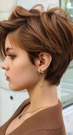 Pixie Short Hair, Elegant Short Hair, Girls Short Haircuts, Long To Short Hair, Hair Inspiration Short, Trending Hairstyles, Short Hair Styles Pixie, Pixie Cuts, Hair Game