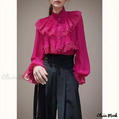 Olivia Mark - Blusa floral de colores sólidos de moda Cowgirl Fashion, Stylish Blouse, Style Cardigan, Cowgirl Style, Blouse Styles, Floral Blouse, Olivia Mark, Fashion Tops, Green Colors