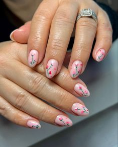 Tulip Nails, Simple Spring Nails, April Nails, Cute Spring Nails, Rose Nails, Almond Acrylic Nails, Spring Nail Art, Minimalist Nails, Nail Art Ideas