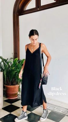 Moody Casual Outfit, Outfit Ideas Event, Summer 24 Street Style, Minimalist Concert Outfit, Sustainable Summer Fashion, Pf Flyers Outfit Women, Thrifted Street Style, Elevated Casual Outfits Women Summer, Modest Classy Summer Outfits