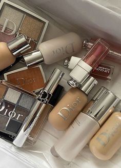 Koleksi Makeup, Koleksi Parfum, Alat Makeup, Glam Aesthetic, 2024 Aesthetic