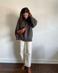 Baggy Sweater Jeans Outfit, Cozy Winter Work Outfits For Women, Simple Chic Work Outfits, How To Style A Jumper Dress, Cool Mom Style Winter, Neutral Cozy Outfits, Fall Outfits Size 8-10, Outfits For 2024, Spring 24 Fashion