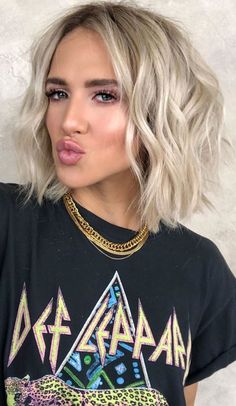 Short Locks, Peach Hair Colors, Face Framing Hair, Peach Hair, Lob Hairstyle, Lob Haircut, Blonde Hair Inspiration, Hair Color And Cut, Pixie Bob