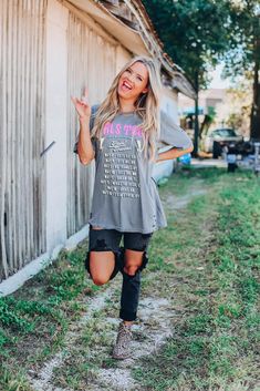 Distressed Graphic Tee, Streetwear Inspo, Streetwear Clothes, Round Neck Top, Trendy Street Style, Round Neck Tops, Large Bust, Our Girl, Mom Style