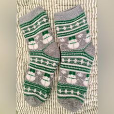 Cozy Snowman Socks! Size 7-8 Green & Grey Never Worn! Comfortable Green Winter Socks, Green Knee-high Socks For Stocking Stuffers, Green Cotton Winter Socks, Fish Net Tights, Green Novelty Socks For Winter, Paws Socks, Silk Socks, Knit Tights, Black Thigh High