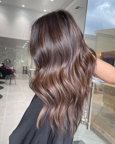 Hot Chocolate Highlights, Natural Balayage Brown Hair, Espresso Brown Hair Color Highlights, Brown Hair Spring 2024, Mushroom Brown Hair Color Medium Length, Espresso Hair With Highlights, How To Spice Up Brown Hair, Espresso Brown Balayage, Warm Walnut Balayage