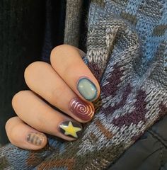 coraline vibes Hippie Nails, Punk Nails, Grunge Nails, Inspired Nails, Her Nails, Pretty Gel Nails, Girls Nails, Dream Nails, Funky Nails