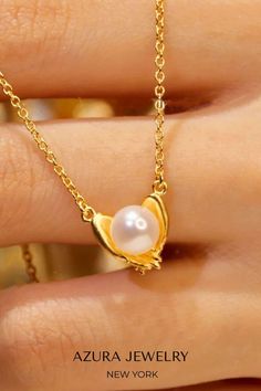 For the person who loves you unconditionally through your worst days and celebrates your best.💞 This minimalist necklace features a sculpted golden hands pendant holding a precious pearl. A sentimental gift to treasure forever. Shop now! Golden Hands, My Precious, Jewelry Pearl, Necklace Pearl, Sentimental Gifts, Minimalist Necklace