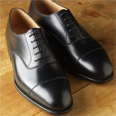 The Whitehall Oxford in Black Best Sandals For Men, Mens Black Dress Shoes, Black Oxford Shoes, Style Masculin, Black Shoes Men, Minimalist Shoes, Black Dress Shoes, Oxford Shoes Men, Leather Dress Shoes