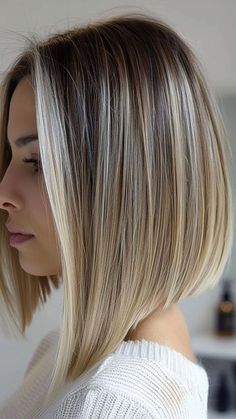 24 Inverted Bob Haircuts for Effortless Elegance Hair Long Bob Blonde, Graduated Bob Haircuts Long, Inverted Blonde Bob, Bob Haircut 2024, Medium Length Inverted Bob, Long Inverted Bob Hairstyles, Bob Inverted, Long Inverted Bob, Blonde Long Bob