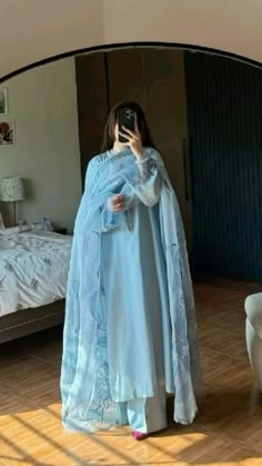 Semi Indian Outfits, Long Shirt Design For Women Pakistani, Long Shirts For Women Pakistani, Long Kurti With Jeans, Simple Dress Casual, Pakistani Fashion Casual, Casual Indian Fashion, Desi Fashion Casual, Pakistani Fancy Dresses