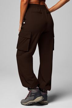 Heights Cargo Pant Fabletics Cacao female Activewear >> Womens >> Bottoms >> Pants & Joggers >> Joggers regular Everyday Mildew Resistent Activewear Trends, Luxury Activewear, Casual Activewear, Yoga Outfit, Outfit Yoga, Comfy Leggings, Pose Yoga, Lightweight Pants, Stylish Pants