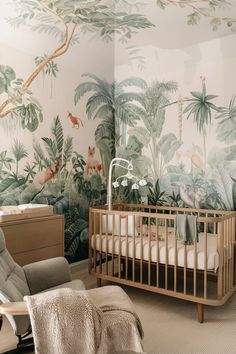 Best Gender Neutral Nursery Themes Normal Wallpaper, Nursery Room Design, Jungle Nursery, Baby Room Inspiration, Green Nursery, Nursery Room Inspiration, Jungle Wallpaper, Baby Room Design