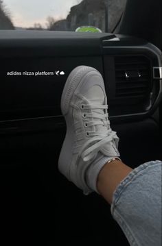 Platform Tennis Shoes Outfits, Court Shoes Outfit, Nizza Platform Shoes, Plain White Shoes, White Tennis Shoes Outfit, Platform Sneakers Outfit, Platform Shoes Outfit, Adidas Platform, Shoes Outfit Ideas