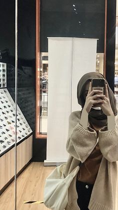 Blazer Sweater, Ootd Poses, Ootd Aesthetic, Summer Shopping, Hijab Style Casual, Mirror Selfie Poses