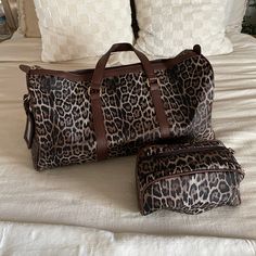 ★ Large leopard print duffle bag with pouch set ★ Lining & inner pocket details for both bags ★ Color: Leopard/ Brown ★ Duffle Bag: 20" x 12" x 13" Pouch: 9.5" x 5" *Final Sale* More info: Returns & Exchanges Boss Fashion, Flare Jumpsuit, Rich Girl, Woven Bag, Bag Set, Pocket Detail, Shoe Sale, Accessories Earrings, Sales Gifts