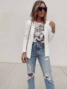 3 Ways to Wear a White Blazer | The Real Fashionista White Blazer Outfit Casual, Court Outfits, White Jacket Outfit, White Blazer Outfits, Jeans Styling, White Blazers, Outfit Blazer, Blazer Outfits Casual, Casual Attire For Women