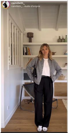 20+ Autumn Outfits You Need to Try This Year 56 Check more at https://beautyfashionideas.com/fashion/20-autumn-outfits-you-need-to-try-this-year-56-3/ 80 Kg Woman Outfit, How To Look Smart Women, Workwear Inspo Women, Corporate Job Outfit, Cool Girl Teacher Outfits, Simple Corporate Outfits, Youthful Business Casual, Office Outfit Inspo Women, Cool Girl Business Casual