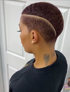 Womens Fade Black Women, Women Low Fade Haircut, Black Women Low Fade Haircut, Fade Haircut Black Woman, Black Women Fade Haircut, Low Cut Hair Black Women Round Face, Brush Cut For Black Women, Bald Fade Women Black, Fade Haircut Women