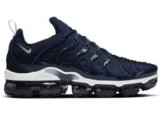 Check out the Nike Air VaporMax Plus Midnight Navy available on @StockX Air Vapormax Plus, Nike Air Vapormax Plus, Navy Sneakers, Shoes Sneakers Nike, Nike Boy, Air Vapormax, Navy Shoes, Mens Nike Air, Sneaker Games