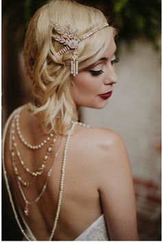 1920's Great Gatsby Inspired gold leaf medallion pearl by ShopKP, $78.00 Estilo Charleston, Headband Formal, Great Gatsby Headpiece, Gatsby Headpiece, Gatsby Headband, 1920s Headpiece, Flapper Headband, Great Gatsby Wedding