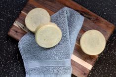 Gardeners Soap Recipe, Shaving Soap Recipe, Homemade Shaving Cream, Natural Soaps Recipes, Natural Skincare Recipes, Homemade Beauty Recipes, Cold Process Soap Recipes