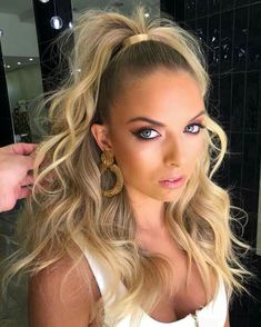 Blond Rose, High Ponytail Hairstyles, Long Hair Ponytail, Half Ponytail, Long Blonde, Long Wavy Hair, Trending Hairstyles, Blonde Bombshell, Half Up Hair