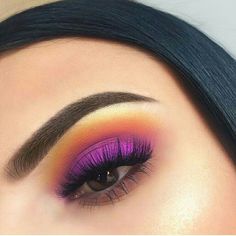 Crease Makeup, Maquillage On Fleek, Makeup Eye Looks, Winged Liner, Make Up Looks, Smokey Eyes, Christmas Makeup, Colorful Eyeshadow