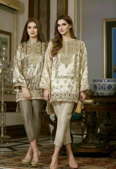 Pant Suit Women, Pakistani Formal Dresses, Pakistani Couture, Pakistani Wedding Outfits, Beautiful Pakistani Dresses