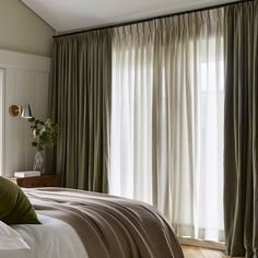 Blackout curtains Double Layered Curtains, Double Layer Curtains Bedroom, 2 Layer Curtains, Dual Curtains, Curtains Color Combinations, Bedroom Blinds Ideas, Layering Curtains, Coloured Curtains, Big Window Curtains