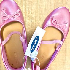 Nwt Old Navy Girls Ballet Pink Mettalic Shoe. Size 10. New Old Navy Ballet Slipper Shoe. In Great Condition No Marks. Navy Dress Shoes, Toddler Ballet, Silver Ballet Flats, Old Navy Toddler Girl, Girls Ballet, Girls Dress Shoes, Navy Girls, Brown Dress Shoes, Girls Flats