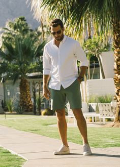 Men Capsule Wardrobe Summer, Simple Fits Men, Male Vacation Outfits, Short Shorts Men Outfit, Chino Shorts Mens Outfit, Shorts Men’s Outfits, Short Pants Outfit Men, Mens Outfit Ideas, Clothes For Men Over 50