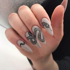 Nails For Summer Almond, Almond Nails Clear, Clear Almond Nails, Snake Nail Art, Nail Art Designs 2023, Nails For Summer, Long Snake