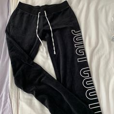 Never Worn W/O Tags “Juicy Couture” On Side Of Left Leg Fitted Black Sweatpants With Letter Print, Trendy Fitted Black Sweatpants, Juicy Couture Clothes, Couture Clothes, Juicy Couture Pants, Couture Pants, Juicy Couture Black, Track Pant, Cute Preppy Outfits