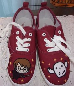 Harry Potter Shoes, Harry Potter Hedwig, Disney Shoes, Painted Shoes, Custom Shoes, Saucony Sneaker, Declutter, Perfect Place, Harry Potter