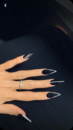 Minimal Acrylic Nails Almond, Black Tip Stiletto Nails, Black Stripe Nails, Fancy Black Nails, Black And White Nails Acrylic, White Stiletto Nails, Nails Black And White, Black And White Nail, Black White Nails