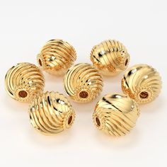 14k & 18k solid gold handmade Old Fashioned Round Layered bead will bring a high end touch to your designs. You'll get 1 finding per purchase! SIZE available: 6mm, 8mm, 10mm Hole Size: 6mm - 1.50mm 8mm - 1.50mm 10mm - 2.00mm WEIGHT: 6mm - 0.35g (14k) 0.40g (18k) approx. 8mm - 0.80g (14k) 0.95g (18k) approx. 10mm - 1.60g (14k) 1.85g (18k) approx. MATERIAL: 14k and 18k Solid Yellow gold Gold Bridal Necklace, Jewelry Set Design, India Jewelry, Gold Earrings Designs, Gold Jewellery Design, Bead Jewellery, Wholesale Beads, Bridal Necklace, Gold Jewelry Fashion