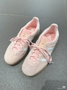 Pink Adidas Shoes Outfit, Adidas Pink Shoes, Shoes Sneakers Girls, Pink Shoes Sneakers, Adidas Gazelle Indoor, Adidas Outfit Shoes, Chinese Shoes, Shoes For School, Pretty Shoes Sneakers