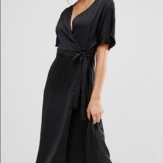 V Neckline Wrap Front Tie Side Regular Fit - True To Size Machine Wash Our Model Wears A Uk 8/Eu 36/Us 4 And Is 173 Cm/5'8” Tall Main: 100% Polyester. New With Tags New Look Dresses, Midi Dress Black, V Neckline, Black Midi Dress, Dress Black, New Look, Black Color, Asos, Size 4