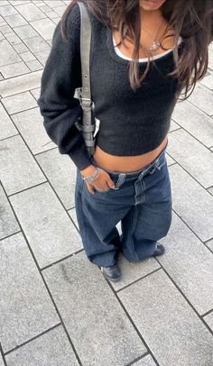 Streetwear Fashion Feminine, Gray Top Outfit, Casual Fashion Outfits, Turn The Page, Old Outfits, Go Back To School, Fashion Hacks, Cute Fall Outfits, Outfit Inspo Fall