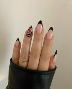 Dark New Years Nails, Heart Nails Short, Nails With Red Heart, Nails With Red, Xmas Outfit, Heart Nail Designs, Leopard Nails