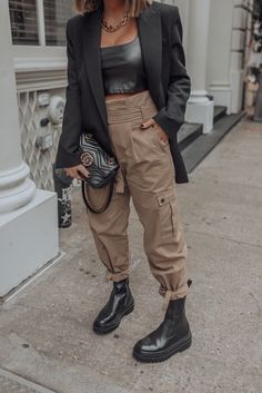 Leather Crop Top, Street Style Blog, Fashion Blogger Style, Neue Outfits, Looks Black, Nyc Fashion, Edgy Outfits, Fashion Mode