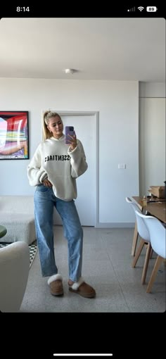 Going To Class Outfit College, Cold Weather Outfits For School, Winter Christmas Aesthetic, Lazy Fall Outfits, Slipper Outfit, Men Gift Ideas, Women Gift Ideas, Colorado Outfits, Essentials Aesthetic