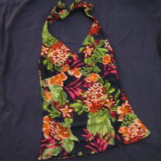 Brand New With Tags. Tropical Floral Print With Navy Blue Background. Placement Of Pattern May Vary. Halter Tie Neck With Lightly Lined Cups. Feel Free To Ask Questions And To Make Bundles And Offers. Thanks For Looking Crop Tankini, Swim Skort, Bandeau Tankini Top, Swim Shorts Women, Floral Tankini, Bandeau Tankini, Bandeau One Piece Swimsuit, Tankini Swimsuit Top, Plus Swimwear