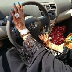 Dps For Instagram, Mehndi Hands, Hijab Dpz, Car Poses, Bridal Mehendi Designs Hands, Modern Mehndi Designs, Mehndi Images, Stylish Mehndi, Stylish Mehndi Designs