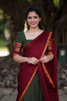 simple traditional wear for girls Dawani Designs, Jungkook Girl Version, Traditional Half Saree Designs, Girl In Saree, Onam Outfits, Combination Dresses, Saree Wearing Styles, Half Sarees, Lehenga Designs Simple