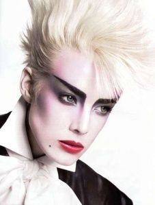 80s Punk Makeup, 1980s Makeup, Rock Makeup, Look 80s, Romantic Makeup, Agyness Deyn, 80s Makeup, Drag Make-up, Bolt Earrings